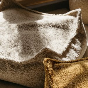 Alternative view of Wigiwama | Square Ottoman Maple