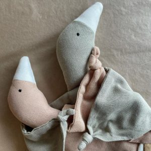 Alternative view of Saga Copenhagen | Knuffeldoekje Goose Silver Gray